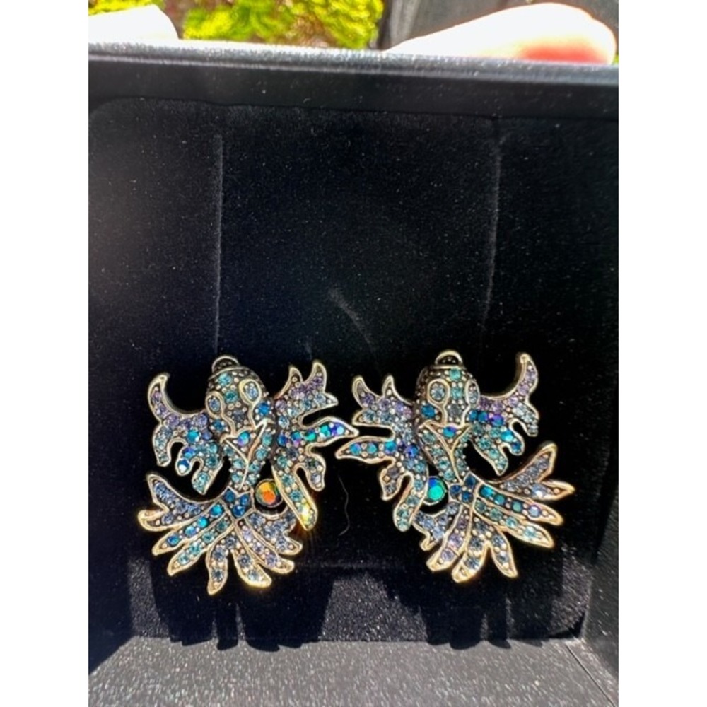 New HEIDI DAUS‎ "In the Swim" Crystal Button Fish Earrings ~ Clip on